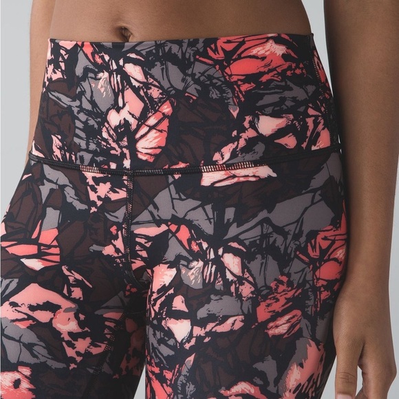 Lululemon Leggings High Times Pant (Full-On Luxtreme size 6 015-A - Picture 1 of 7